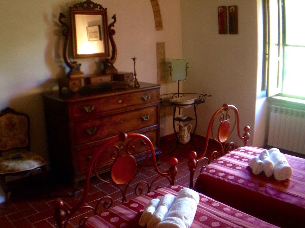 Bed and Breakfast Residenza Santa Maria In Borraccia Magliano in Toscana Zimmer foto